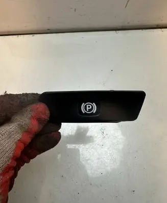 Mercedes-Benz E W211 Hand brake release handle 2114270020