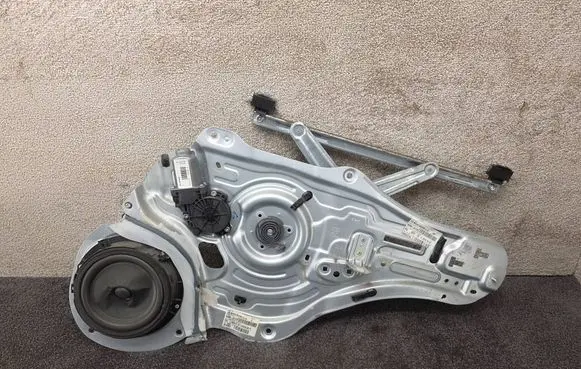 KIA Sportage Front door window regulator with motor 824803U120 W410766 041120131307