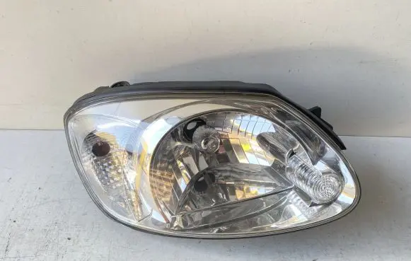 Hyundai Accent Headlight/headlamp 9210255