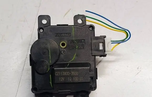 Suzuki SX4 S-Cross A/C air flow flap actuator/motor CZ1138003500U6 CZ1138003500 1Q10D01