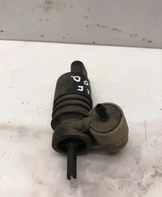 Volkswagen Golf V Windscreen/windshield washer pump