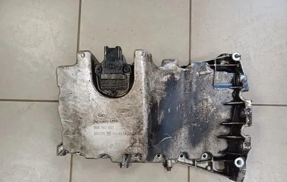Volkswagen Jetta V Oil sump 06B103603