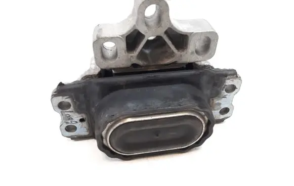 Audi TT TTS Mk2 Engine mount bracket 8J0199665