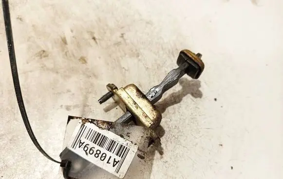 Peugeot 407 Rear door check strap stopper
