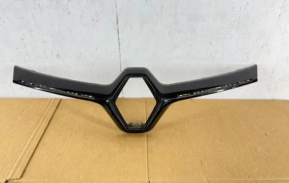 Renault Captur Front bumper upper radiator grill 623822090R