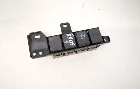 Nissan Qashqai Cruise control switch 
