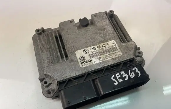 Skoda Fabia Mk2 (5J) Engine control unit/module 03G906013M