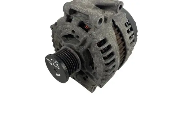 Mercedes-Benz CLS C219 Generator/alternator A0131546402 0121715011 14M25