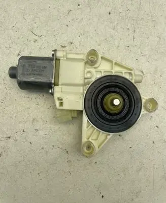 Mercedes-Benz GLK (X204) Rear door window regulator motor 0130822504 A2048200642