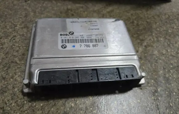 BMW 5 E39 Other control units/modules 7786887 7787658 0281010205