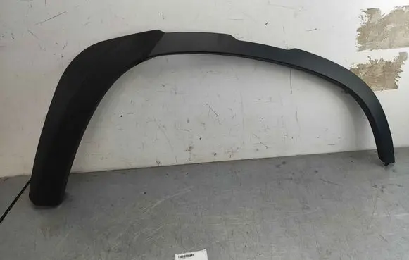 Land Rover Defender Rear arch trim LR160397 LR147937