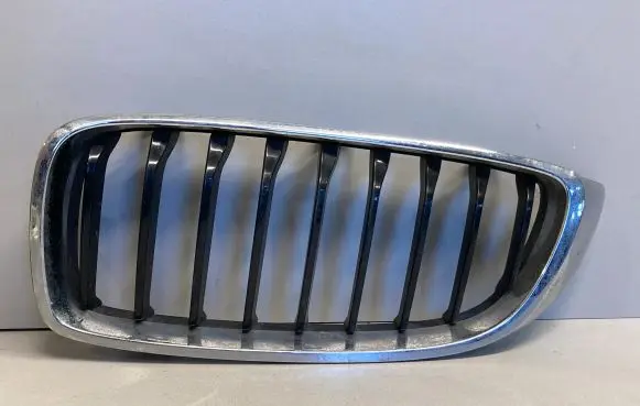 BMW 4 F32 F33 Front bumper upper radiator grill 7294813