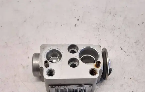 BMW 3 E90 E91 Air conditioning (A/C) expansion valve 6934406 D134A
