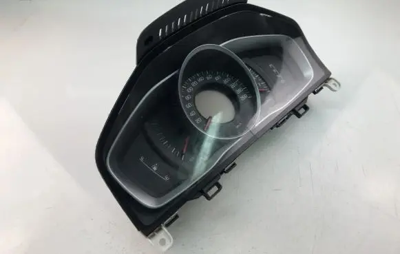 Volvo V70 Speedometer (instrument cluster) 31327744