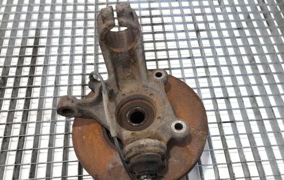 Front wheel hub spindle knuckle