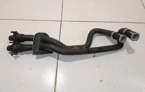 Land Rover Discovery Sport Engine coolant pipe/hose 6G9118C266CG