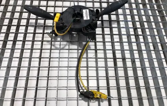 Wiper turn signal indicator stalk/switch