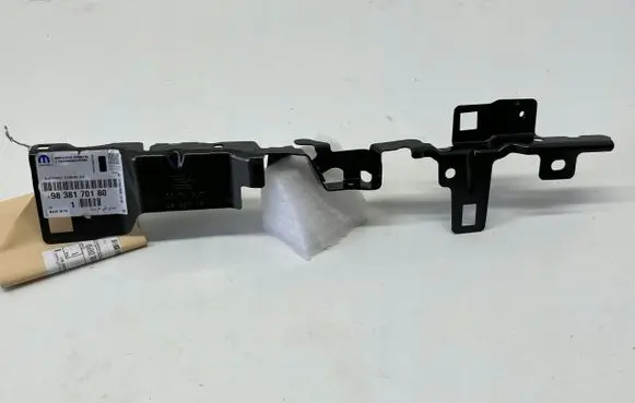 Opel Astra J Fender mounting bracket 9838170180