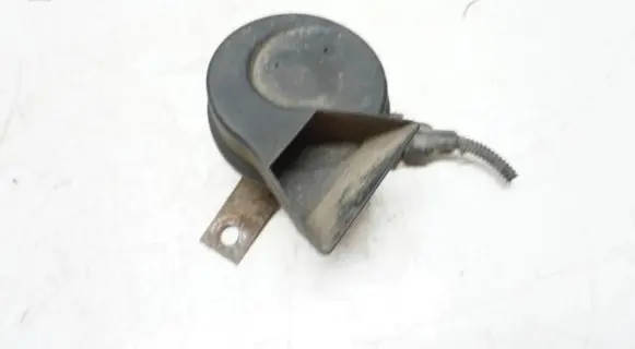 Volkswagen Polo IV 9N3 Horn signal 6Q0951223B