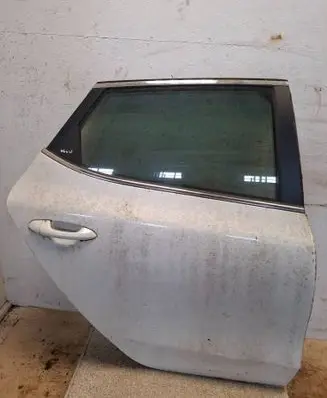 KIA Ceed Rear door