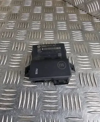 Audi Q3 F3 Comfort/convenience module 8U0907468C