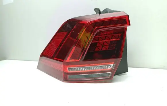 Volkswagen Tiguan Rear/tail lights 5NA945207R