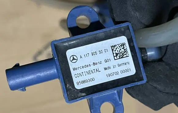Mercedes-Benz CLA C117 X117 W117 Airbag deployment crash/impact sensor A1179053001 95889300 19070200001