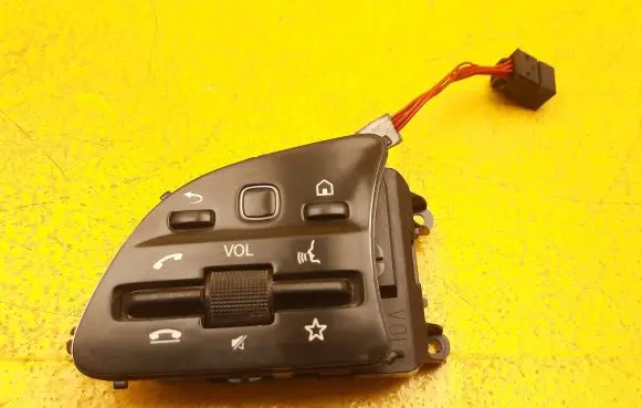 Steering wheel buttons/switches