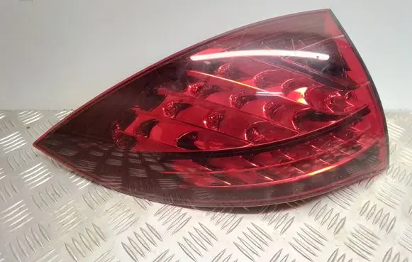 Porsche Cayenne (92A) Rear/tail lights 7P5945095M