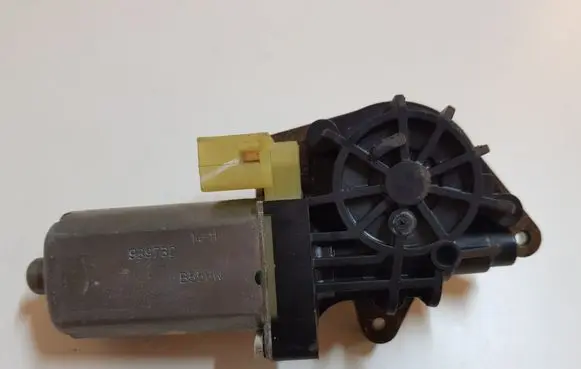 Ford Mustang VI Seat adjustment motor 0390203044 939732 B556W