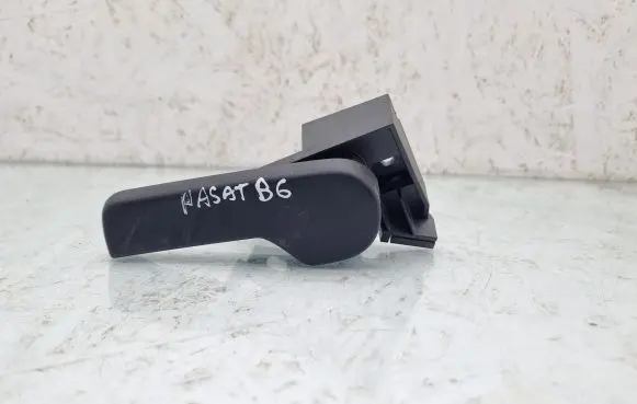 Volkswagen PASSAT B6 Engine bonnet (hood) release handle 1K1823633 1J1823533C