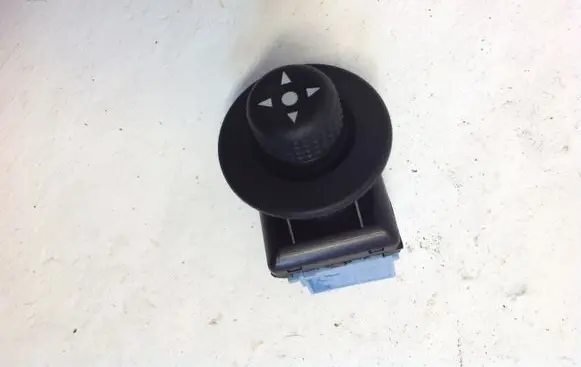 Citroen Berlingo Wing mirror switch 185526
