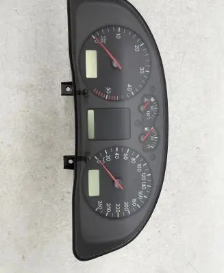 Volkswagen PASSAT B5.5 Speedometer (instrument cluster) 3B1919880G 110008920020