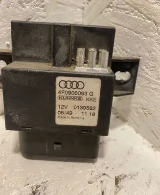 Audi A6 S6 C6 4F Fuel injection pump control unit/module 4F0906093G 0139582