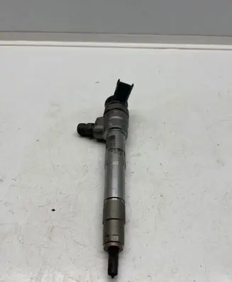 Mercedes-Benz A W177 Fuel injector 0445110800 H8201636333