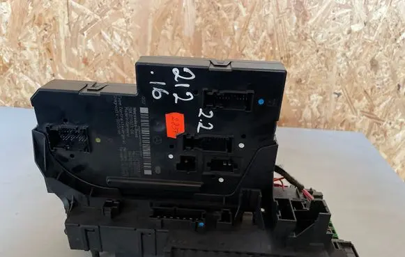 Mercedes-Benz E W212 SAM control unit 2129003822 5DK01102306 2129015105