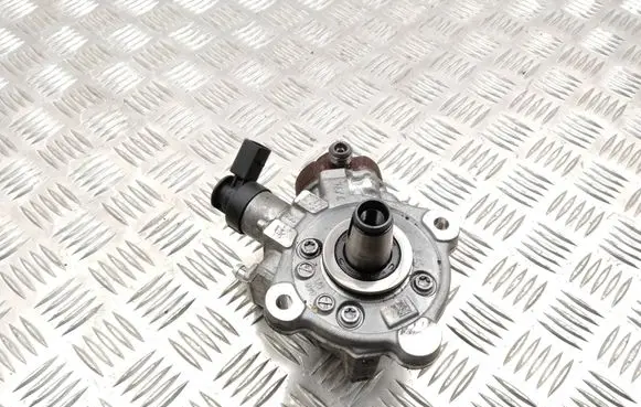 BMW 3 F30 F35 F31 Fuel injection high pressure pump 7810696 0445010517 121210