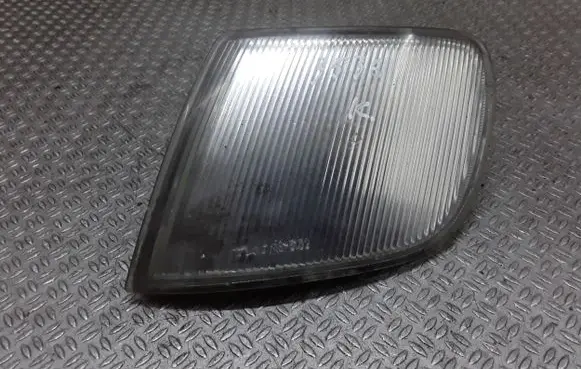 Volkswagen PASSAT B4 Front reflector 