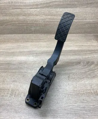 Skoda Fabia Mk1 (6Y) Accelerator throttle pedal 6Q1721503A 0280752215