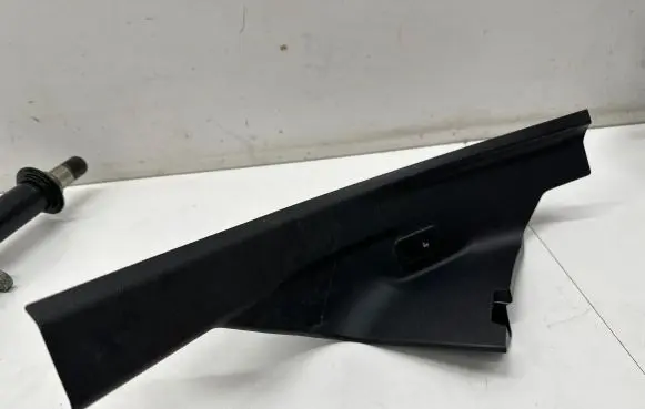 BMW iX Rear sill trim cover 7948156
