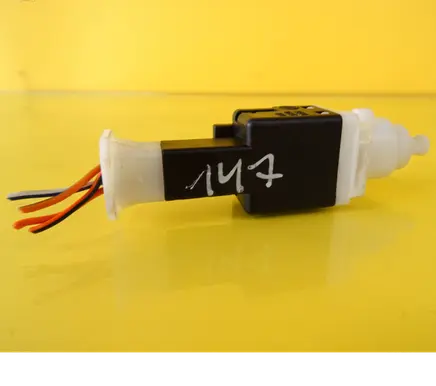 Alfa Romeo 147 Brake pedal sensor switch 46840510