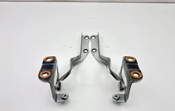 Toyota Prius (XW30) Engine bonnet/hood hinges