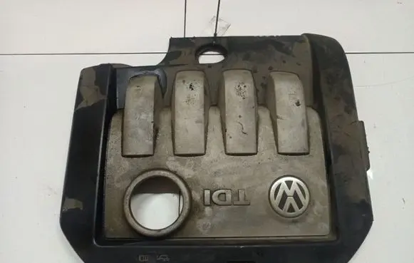 Volkswagen PASSAT B6 Engine cover (trim) 03G103925AA