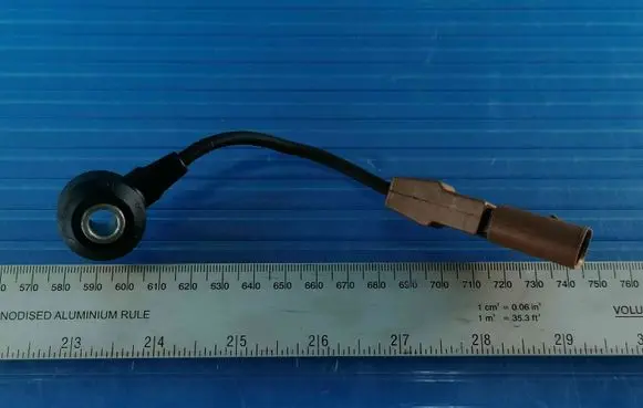 Volkswagen Golf V Detonation knock sensor 06F905377