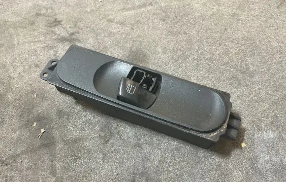 Mercedes-Benz Sprinter W906 Electric window control switch A9065451513 1246834 Q02ZGS002