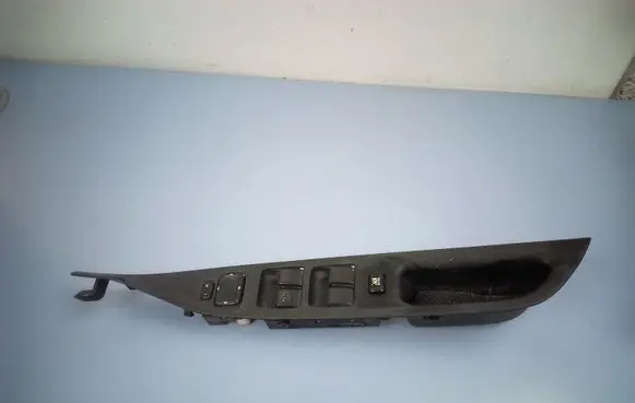 Mazda 6 Electric window control switch GJ6A684L6