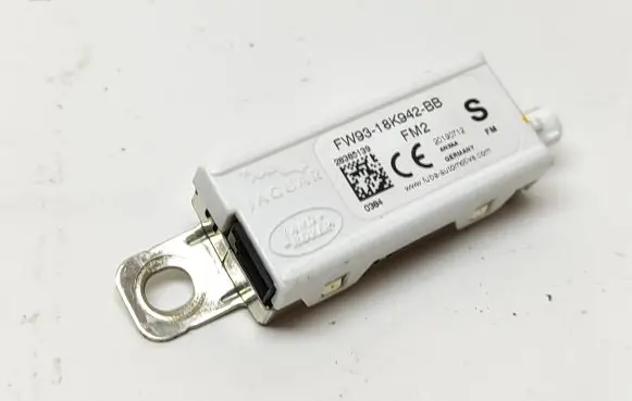 Jaguar E-Pace Aerial antenna amplifier FW9318K942BB 28385139 20190712