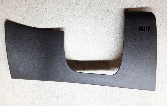 Dashboard lower bottom trim panel