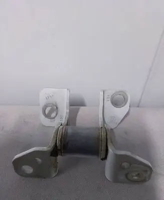 Chrysler Pacifica Front door upper hinge 1120038