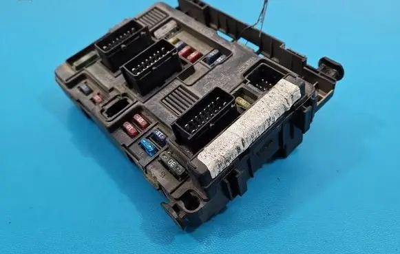 Peugeot 206 Central body control module IMPRK1589319